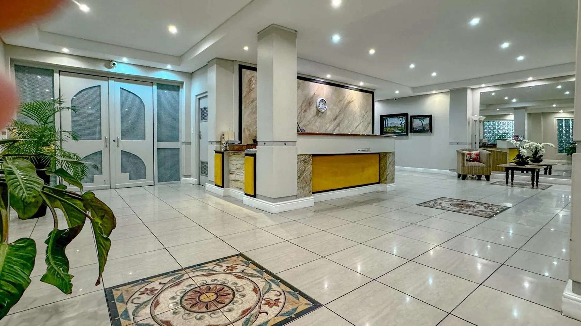 Centurion 207 Luxury Sea Point One Bedroom Apartment With Access To Magnificent Pool Perfect Location By Super Host Melvyn Cape Town
