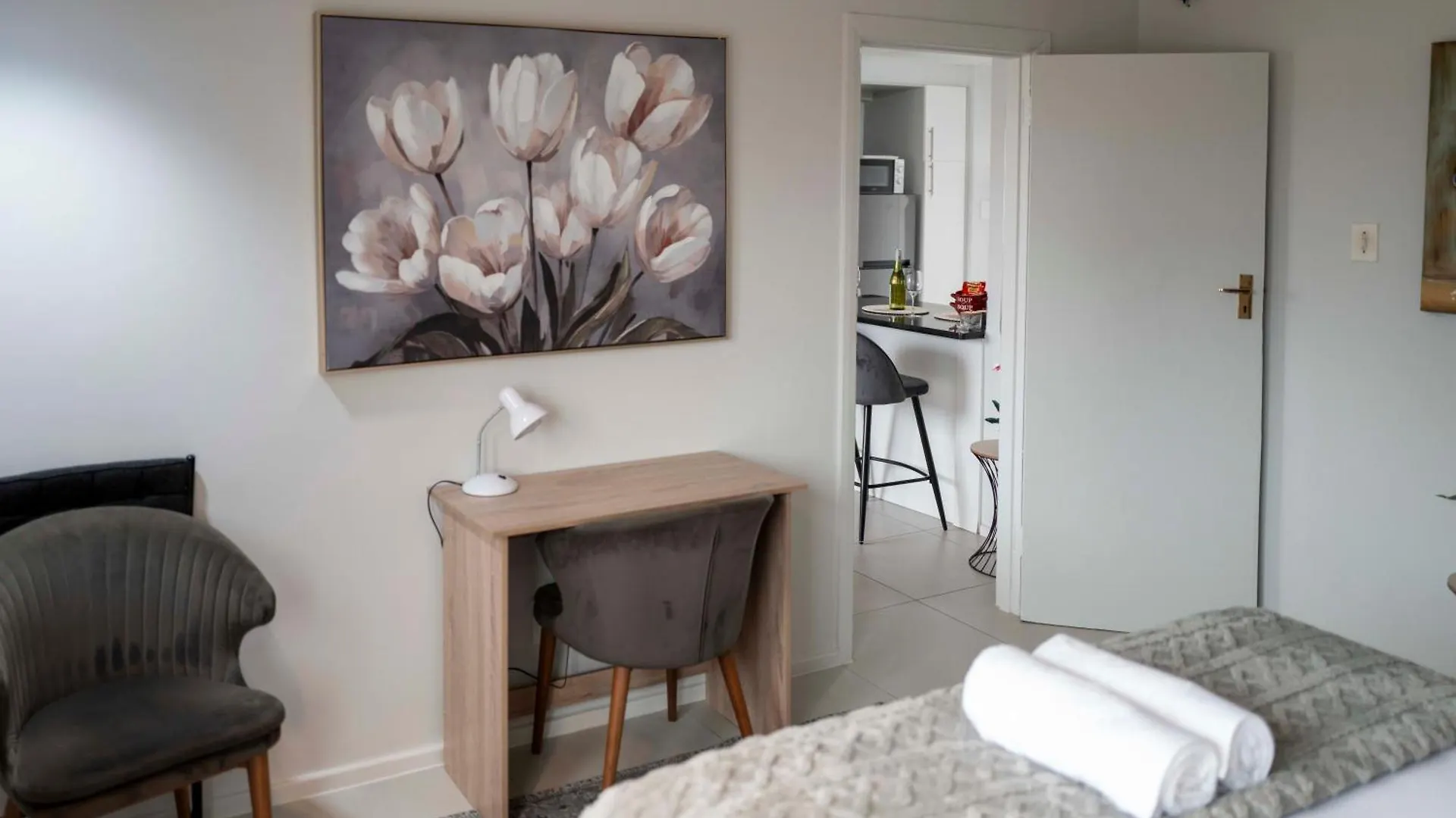 Centurion 207 Luxury Sea Point One Bedroom Apartment With Access To Magnificent Pool Perfect Location By Super Host Melvyn Cape Town