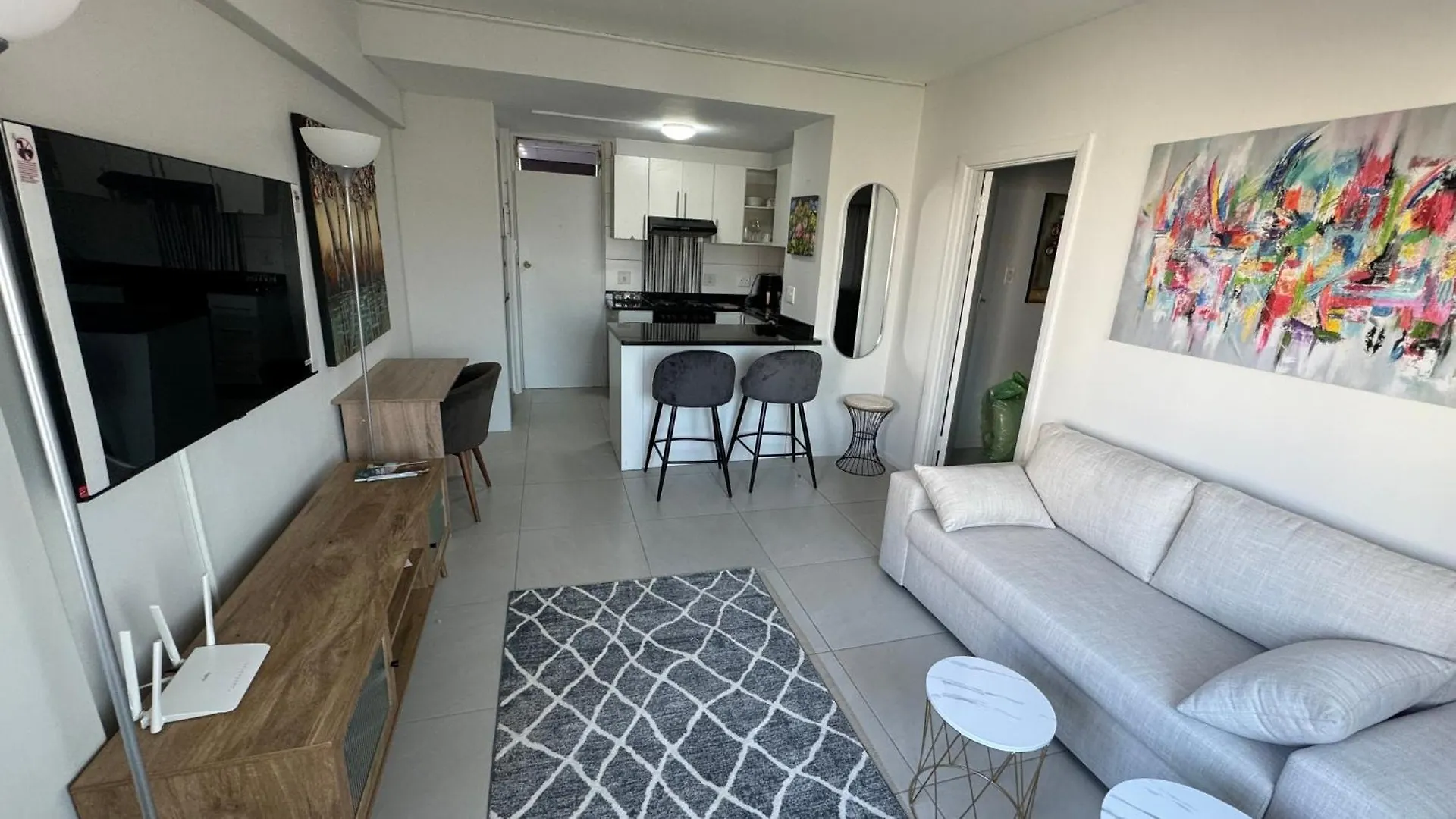 Centurion 207 Luxury Sea Point One Bedroom Apartment With Access To Magnificent Pool Perfect Location By Super Host Melvyn Cape Town
