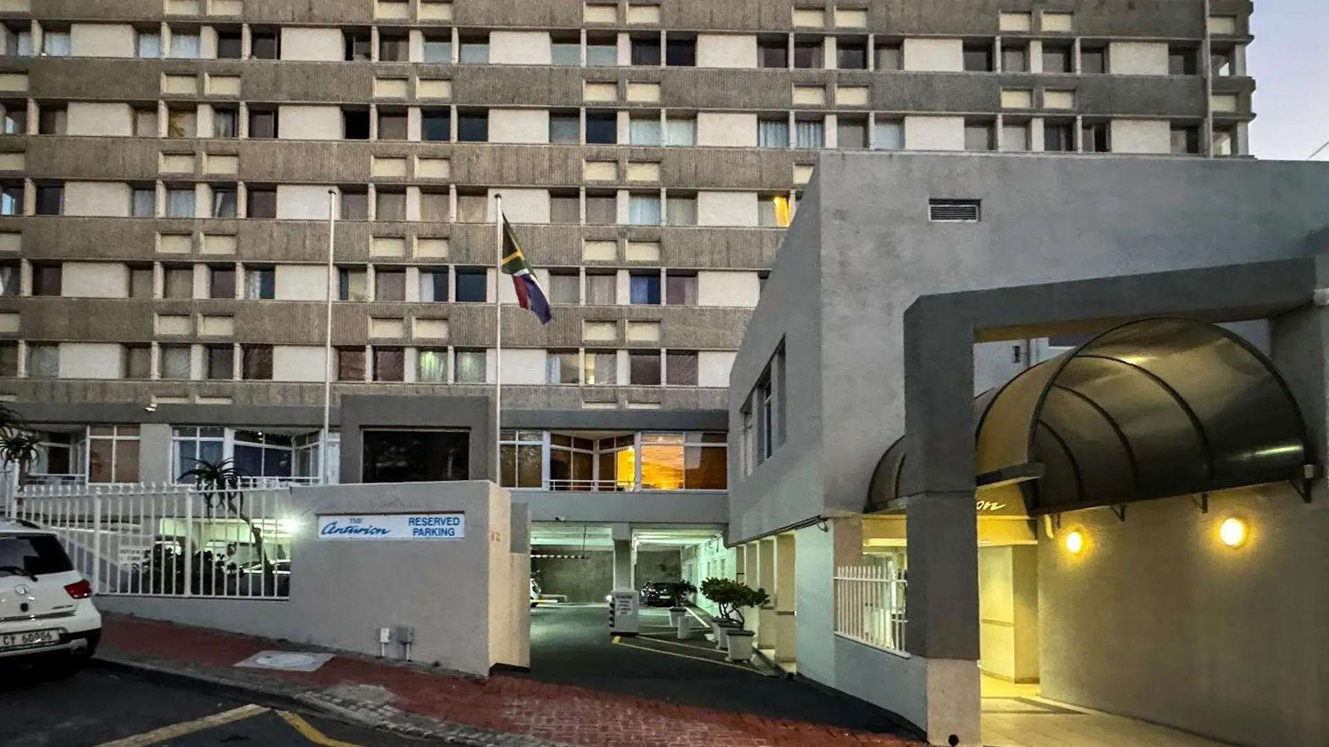 Centurion 207 Luxury Sea Point One Bedroom Apartment With Access To Magnificent Pool Perfect Location By Super Host Melvyn Cape Town